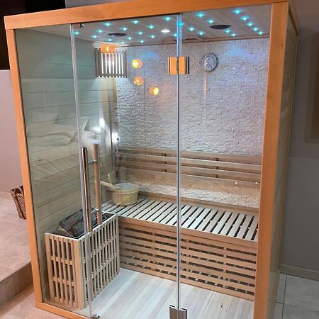 La Nuit De Reve Suite Privative Jaccuzi Sauna Suite 2 Crouy Exterior foto